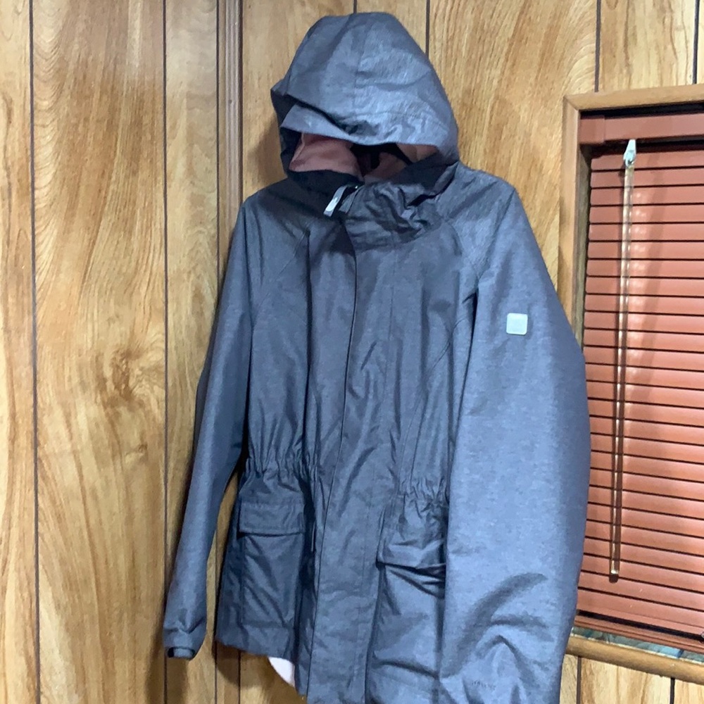 Perfect fall Northface Girls raincoat
